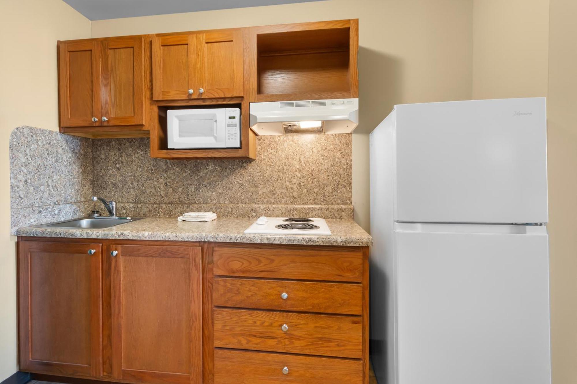Hotel Risewell Kitchen Suites Pleasanton 3*